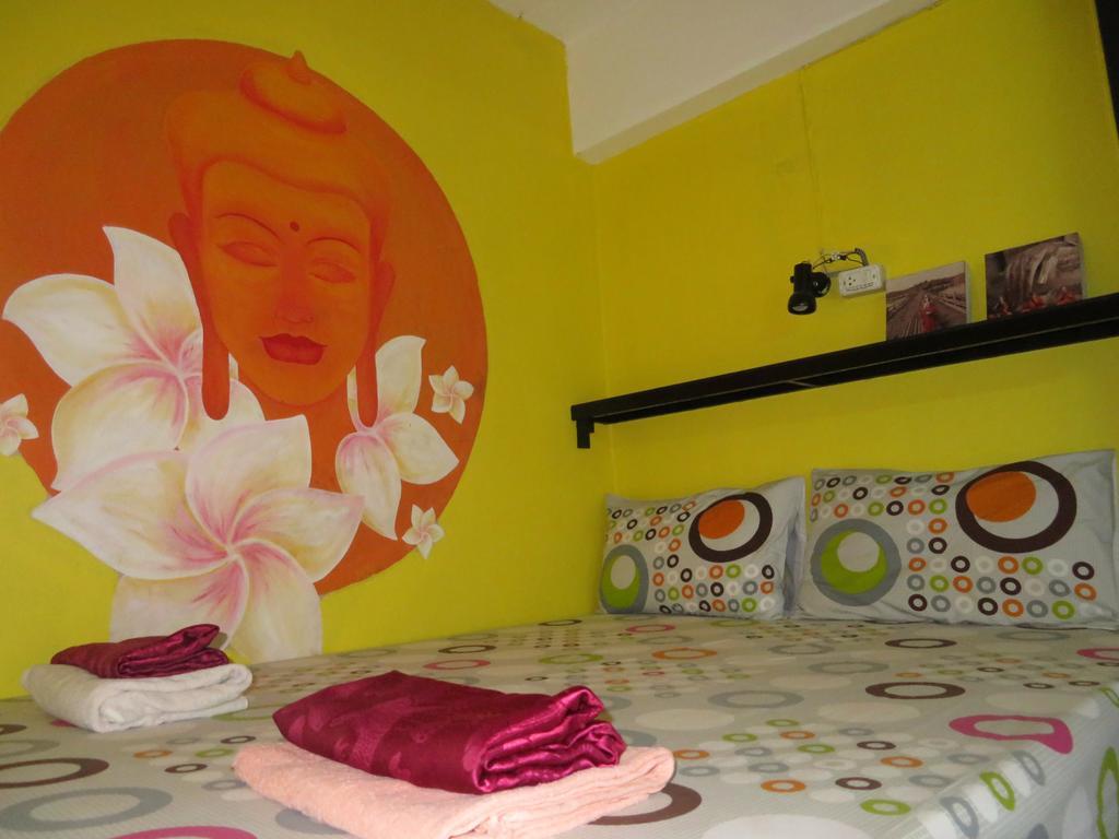 Same Same Guesthouse, Bar & Restaurant (Adults Only) Haad Rin Ngoại thất bức ảnh