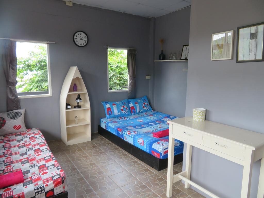 Same Same Guesthouse, Bar & Restaurant (Adults Only) Haad Rin Ngoại thất bức ảnh