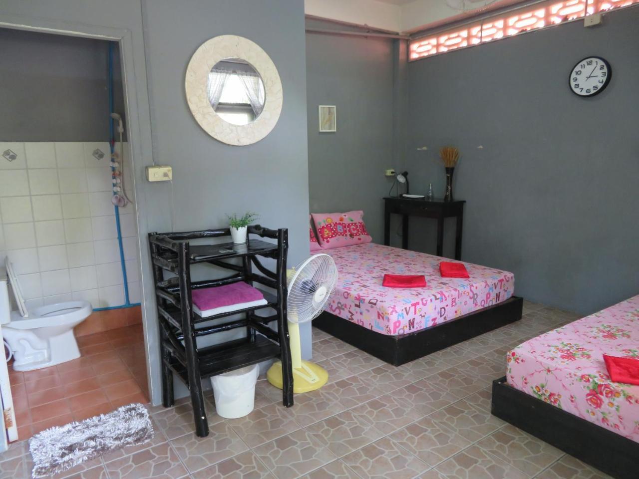 Same Same Guesthouse, Bar & Restaurant (Adults Only) Haad Rin Ngoại thất bức ảnh