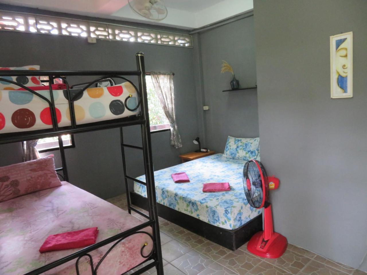 Same Same Guesthouse, Bar & Restaurant (Adults Only) Haad Rin Ngoại thất bức ảnh