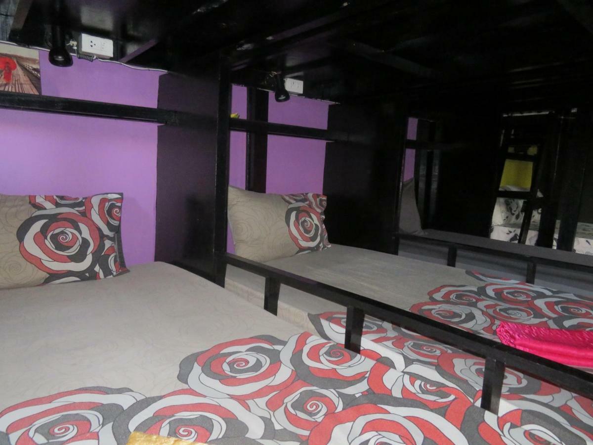 Same Same Guesthouse, Bar & Restaurant (Adults Only) Haad Rin Ngoại thất bức ảnh