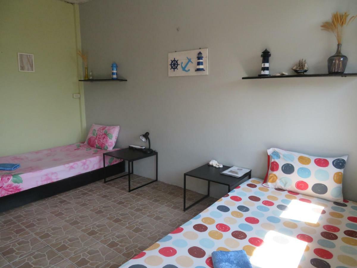 Same Same Guesthouse, Bar & Restaurant (Adults Only) Haad Rin Ngoại thất bức ảnh