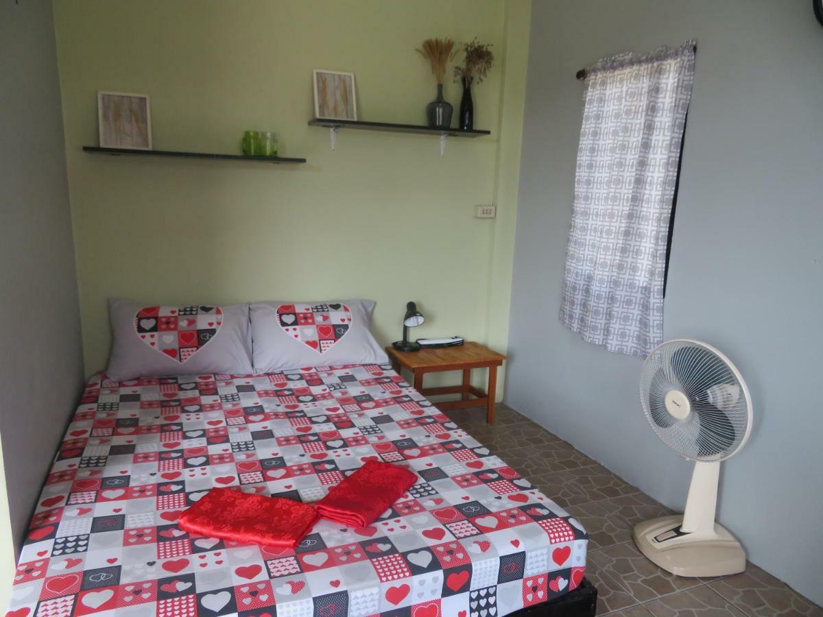 Same Same Guesthouse, Bar & Restaurant (Adults Only) Haad Rin Ngoại thất bức ảnh