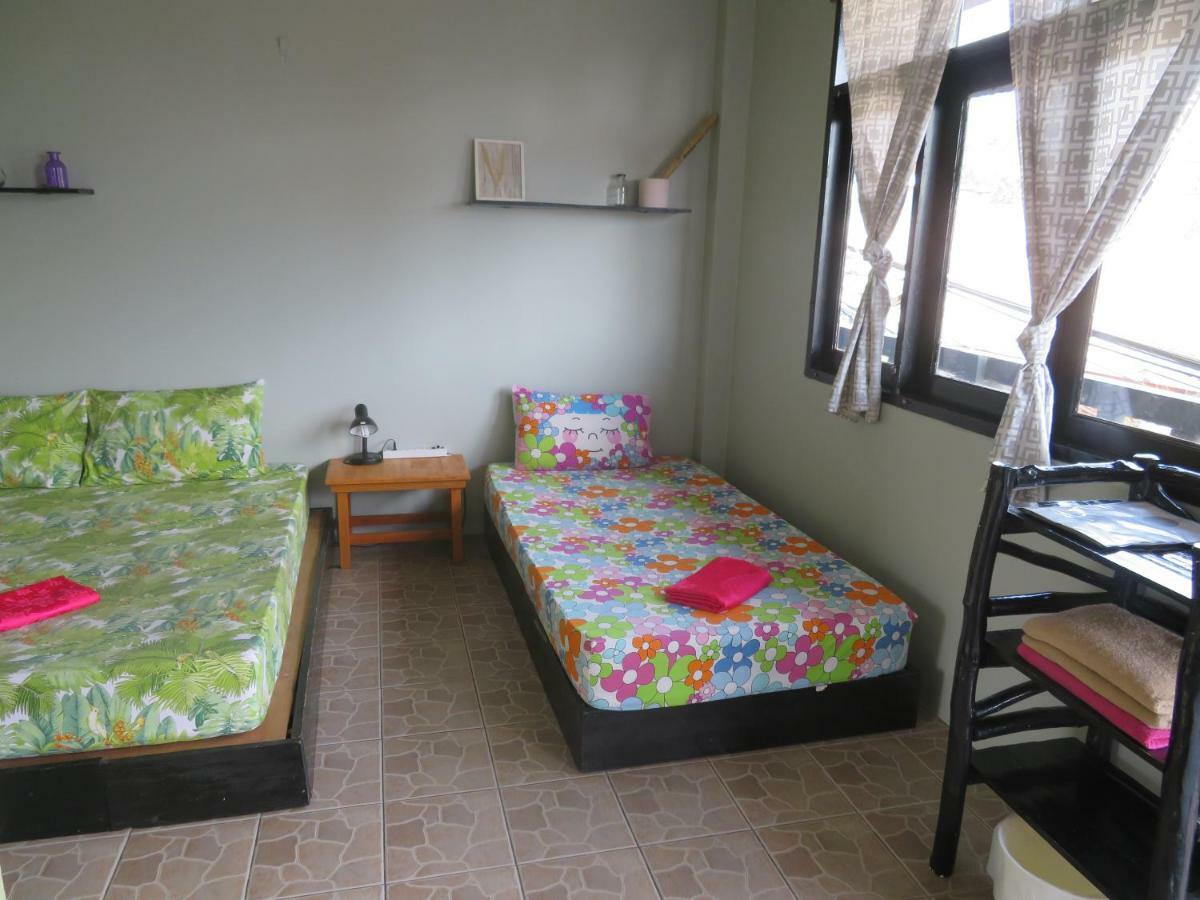 Same Same Guesthouse, Bar & Restaurant (Adults Only) Haad Rin Ngoại thất bức ảnh