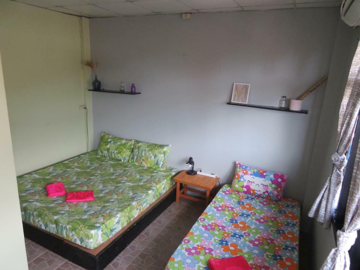Same Same Guesthouse, Bar & Restaurant (Adults Only) Haad Rin Ngoại thất bức ảnh
