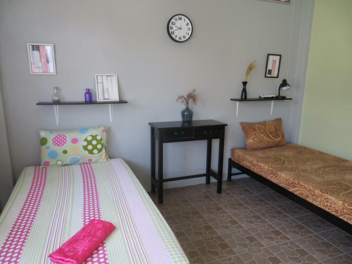 Same Same Guesthouse, Bar & Restaurant (Adults Only) Haad Rin Ngoại thất bức ảnh