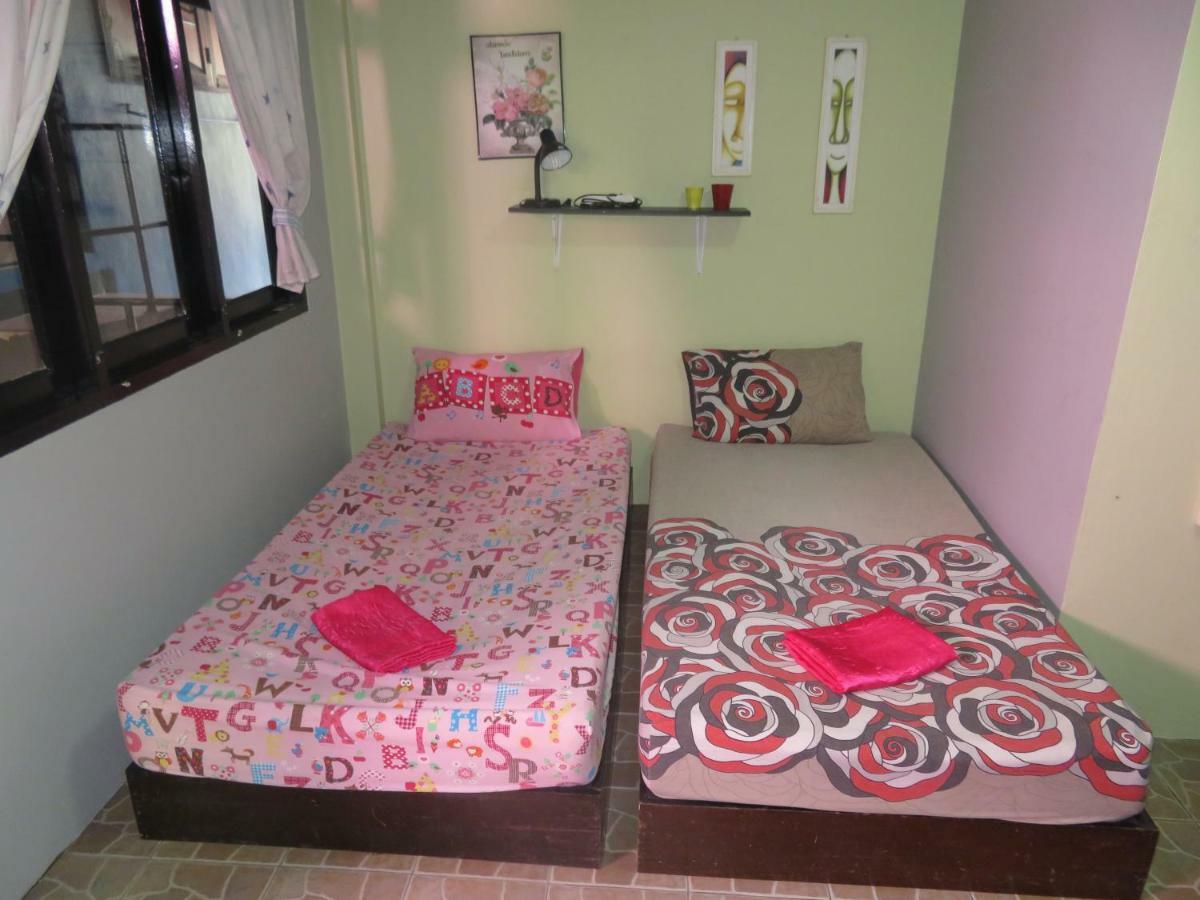 Same Same Guesthouse, Bar & Restaurant (Adults Only) Haad Rin Ngoại thất bức ảnh