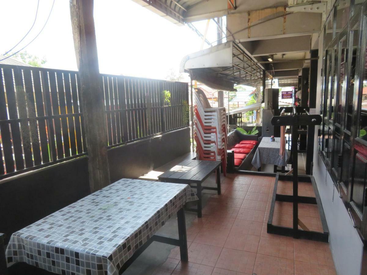 Same Same Guesthouse, Bar & Restaurant (Adults Only) Haad Rin Ngoại thất bức ảnh