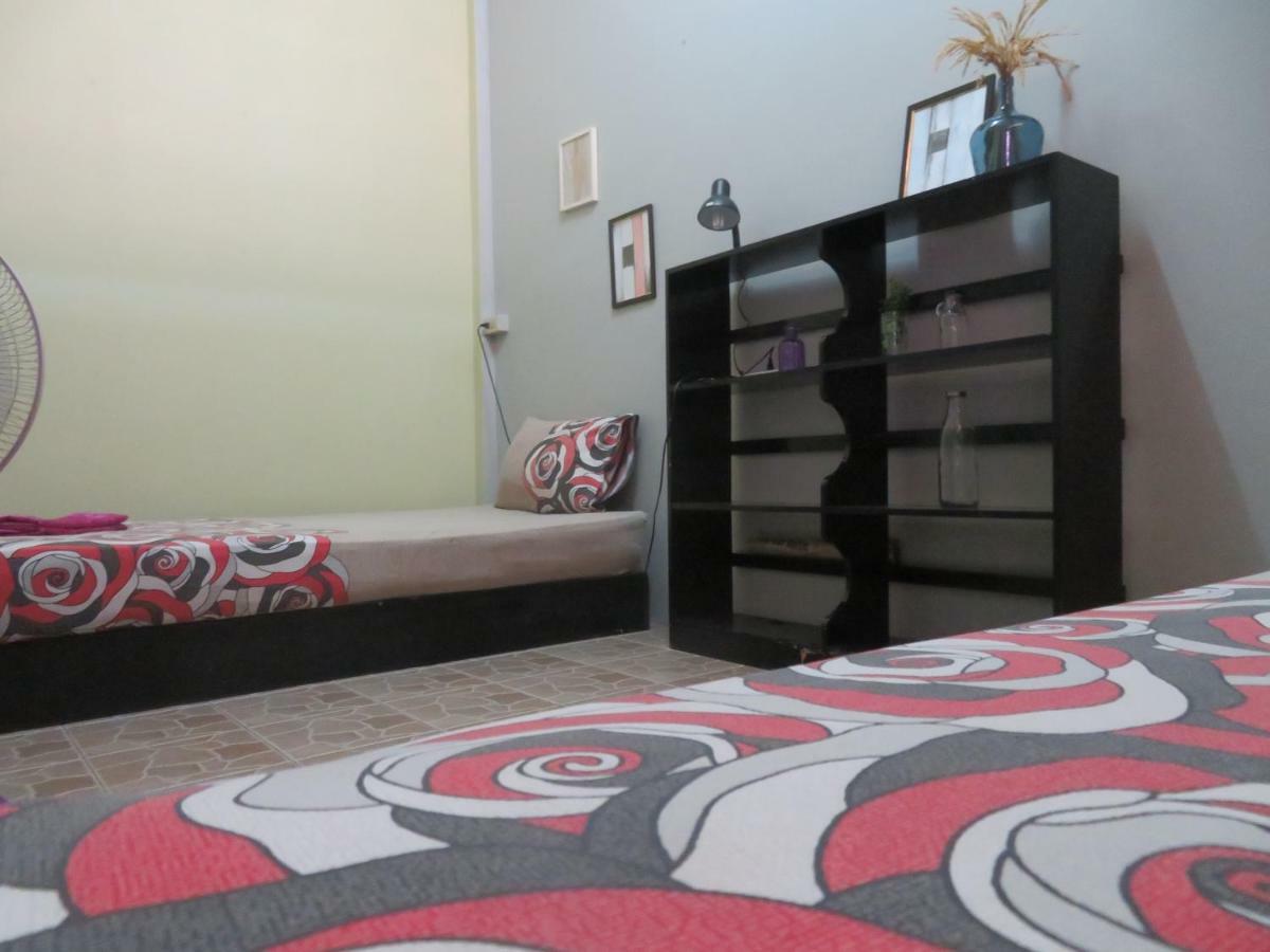 Same Same Guesthouse, Bar & Restaurant (Adults Only) Haad Rin Ngoại thất bức ảnh