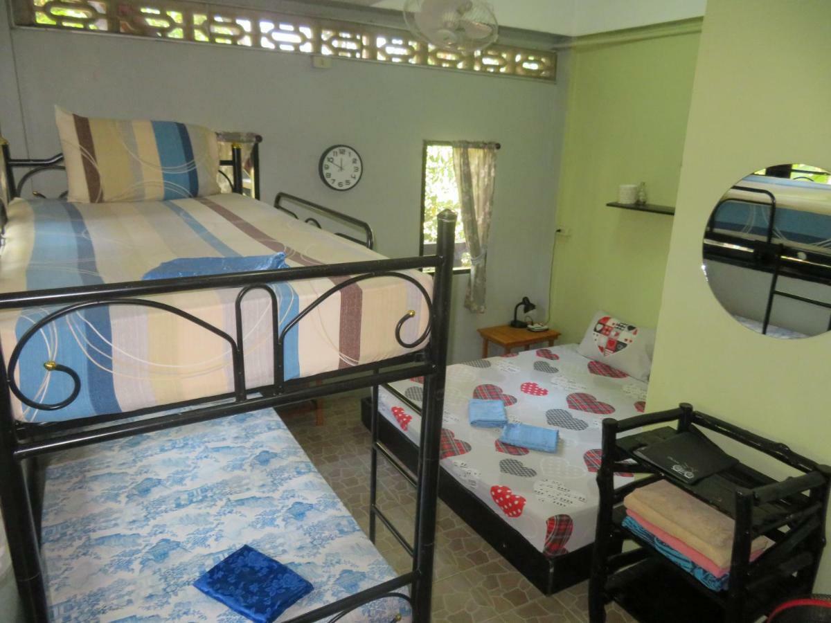 Same Same Guesthouse, Bar & Restaurant (Adults Only) Haad Rin Ngoại thất bức ảnh
