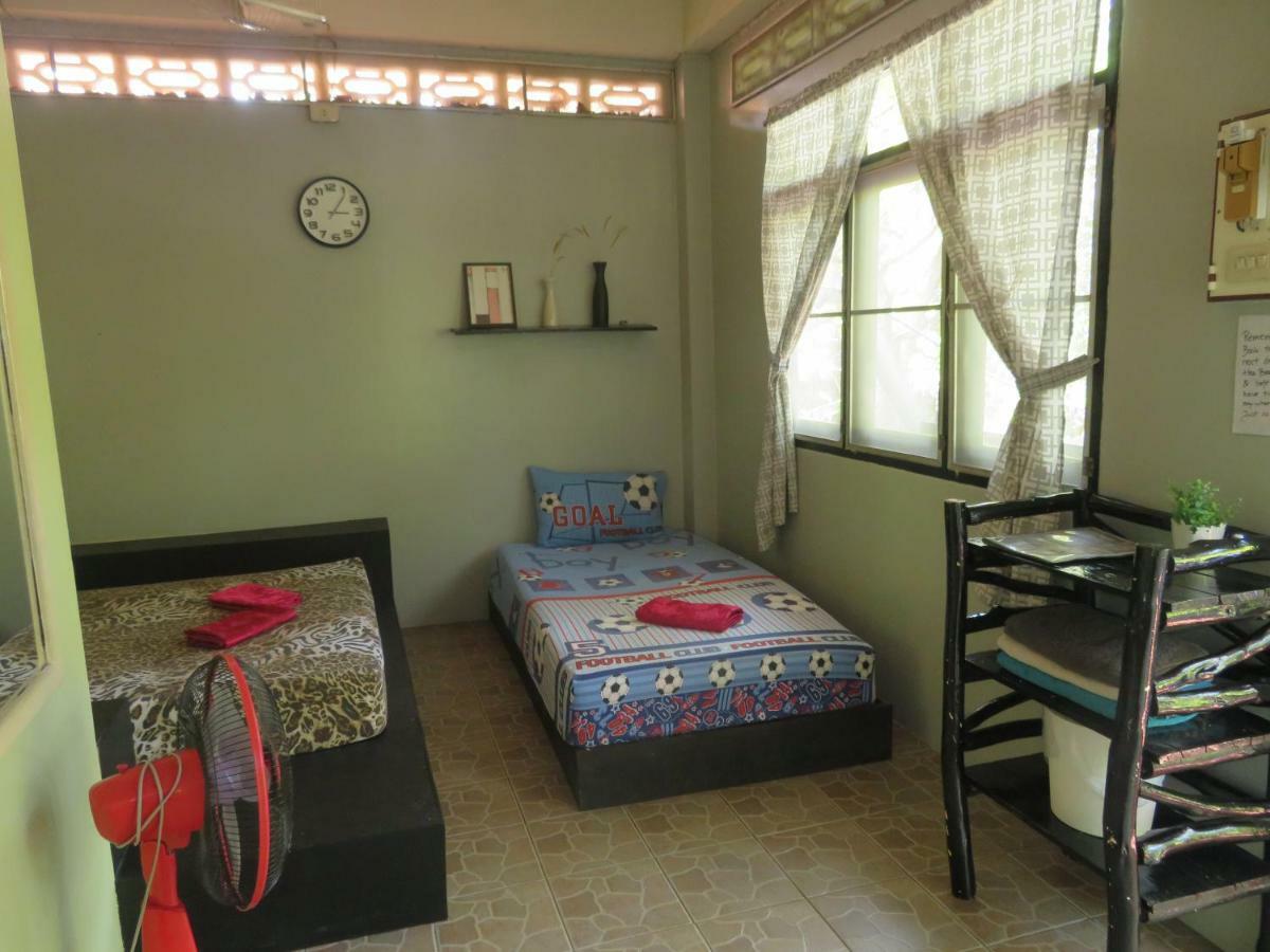 Same Same Guesthouse, Bar & Restaurant (Adults Only) Haad Rin Ngoại thất bức ảnh